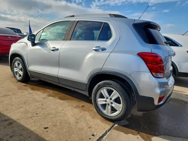KL7CJLSB9KB920806 2019 CHEVROLET TRAX - Image 2