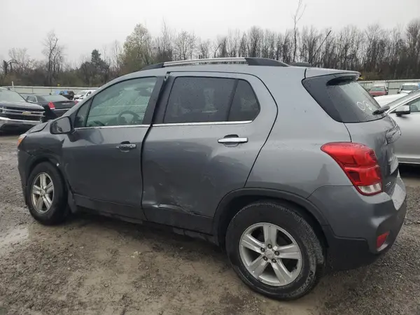 KL7CJLSB9KB928596 2019 CHEVROLET TRAX - Image 2