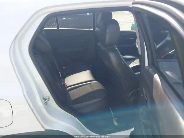 KL7CJLSB9KB936259 2019 CHEVROLET TRAX - Image 8