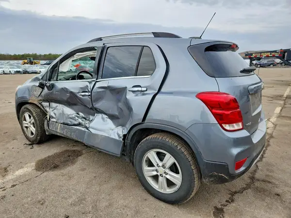 KL7CJLSB9KB941963 2019 CHEVROLET TRAX - Image 2