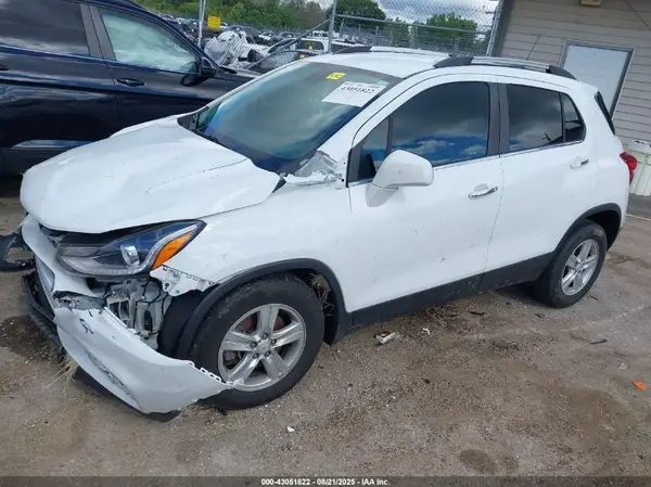 KL7CJLSB9KB955636 2019 CHEVROLET TRAX - Image 2