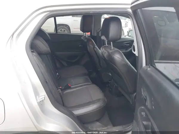 KL7CJLSB9LB000689 2020 CHEVROLET TRAX - Image 8