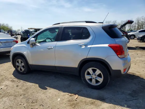 KL7CJLSB9LB001406 2020 CHEVROLET TRAX - Image 2