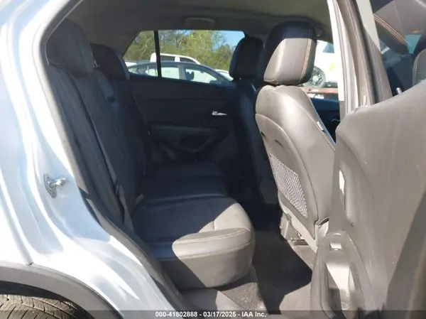 KL7CJLSB9LB005813 2020 CHEVROLET TRAX - Image 8