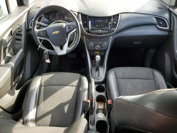 KL7CJLSB9LB007304 2020 CHEVROLET TRAX - Image 8