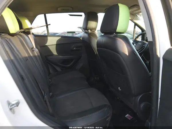 KL7CJLSB9LB010560 2020 CHEVROLET TRAX - Image 8