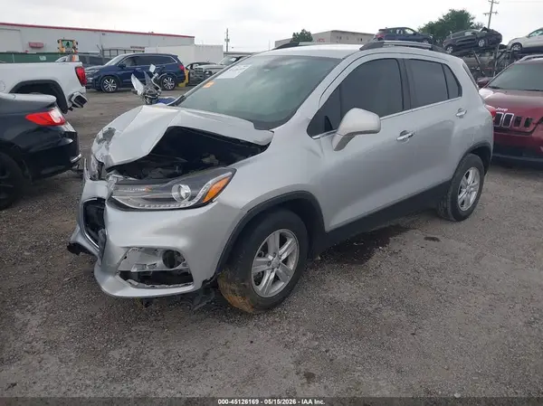 KL7CJLSB9LB015323 2020 CHEVROLET TRAX - Image 2