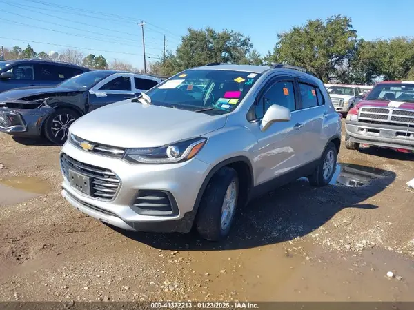 KL7CJLSB9LB027584 2020 CHEVROLET TRAX - Image 2
