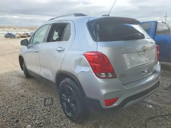 KL7CJLSB9LB032929 2020 CHEVROLET TRAX - Image 2