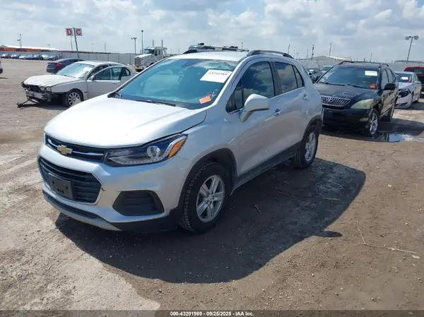 KL7CJLSB9LB040450 2020 CHEVROLET TRAX - Image 2