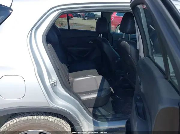 KL7CJLSB9LB040450 2020 CHEVROLET TRAX - Image 8