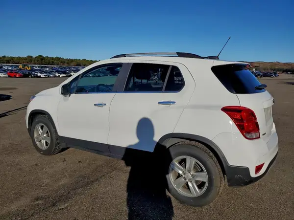 KL7CJLSB9LB068877 2020 CHEVROLET TRAX - Image 2