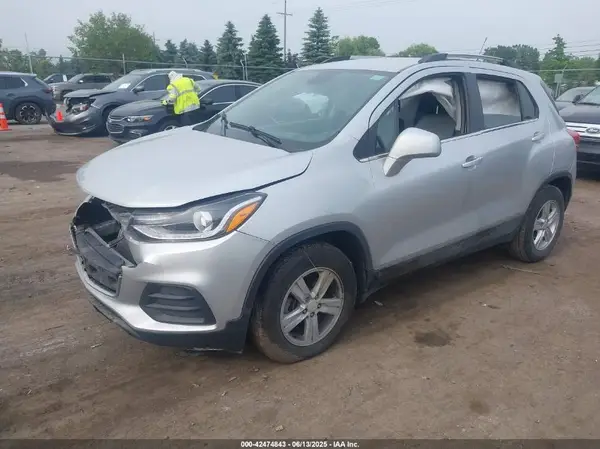 KL7CJLSB9LB316481 2020 CHEVROLET TRAX - Image 2
