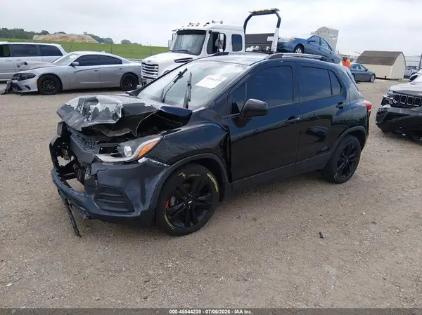 KL7CJLSB9LB332163 2020 CHEVROLET TRAX - Image 2