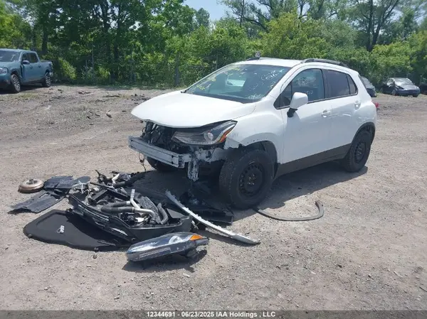 KL7CJLSB9MB302386 2021 CHEVROLET TRAX - Image 2