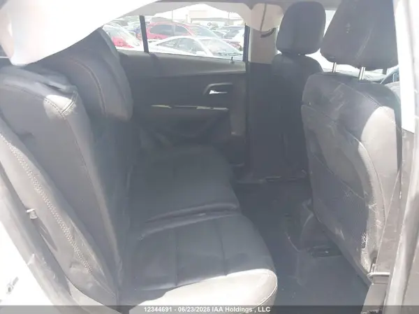 KL7CJLSB9MB302386 2021 CHEVROLET TRAX - Image 8