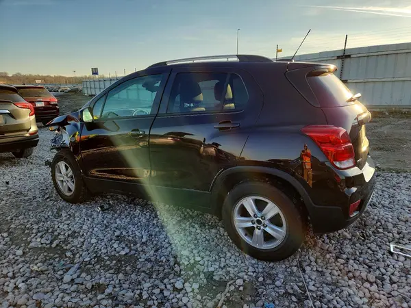 KL7CJLSB9MB306194 2021 CHEVROLET TRAX - Image 2