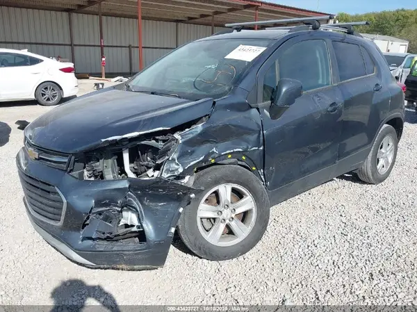 KL7CJLSB9MB311573 2021 CHEVROLET TRAX - Image 2
