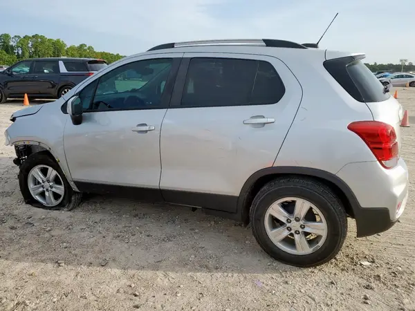 KL7CJLSB9MB312397 2021 CHEVROLET TRAX - Image 2