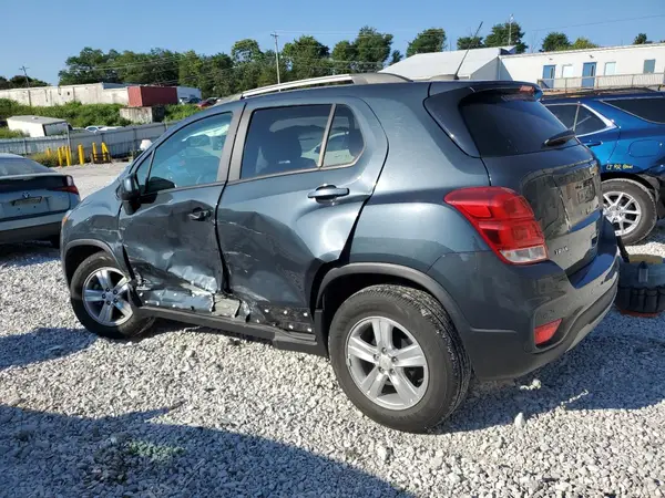 KL7CJLSB9MB315445 2021 CHEVROLET TRAX - Image 2