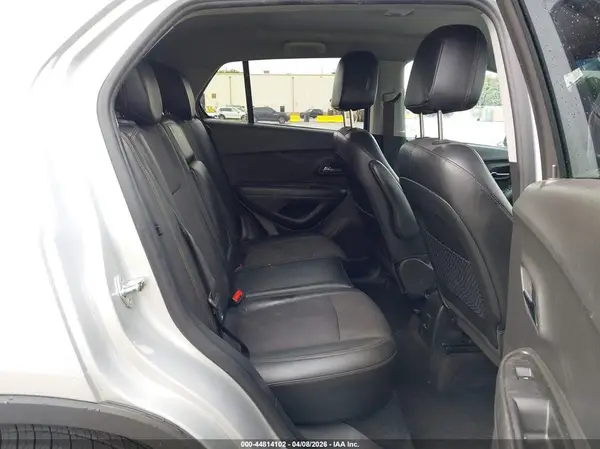 KL7CJLSB9MB323223 2021 CHEVROLET TRAX - Image 8