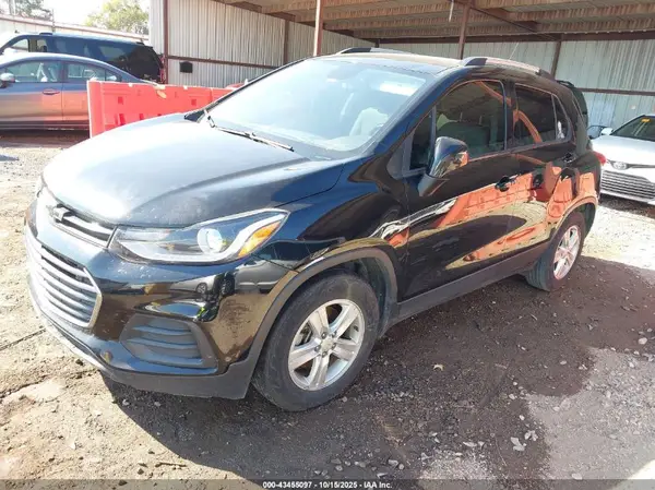 KL7CJLSB9MB323321 2021 CHEVROLET TRAX - Image 2