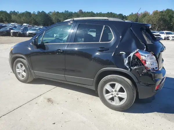 KL7CJLSB9MB330043 2021 CHEVROLET TRAX - Image 2