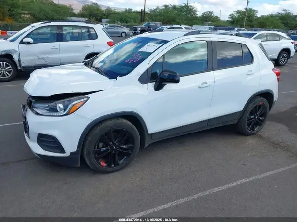 KL7CJLSB9MB331810 2021 CHEVROLET TRAX - Image 2