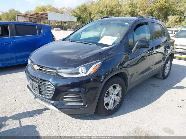 KL7CJLSB9MB359963 2021 CHEVROLET TRAX - Image 2