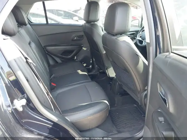 KL7CJLSB9MB359963 2021 CHEVROLET TRAX - Image 8