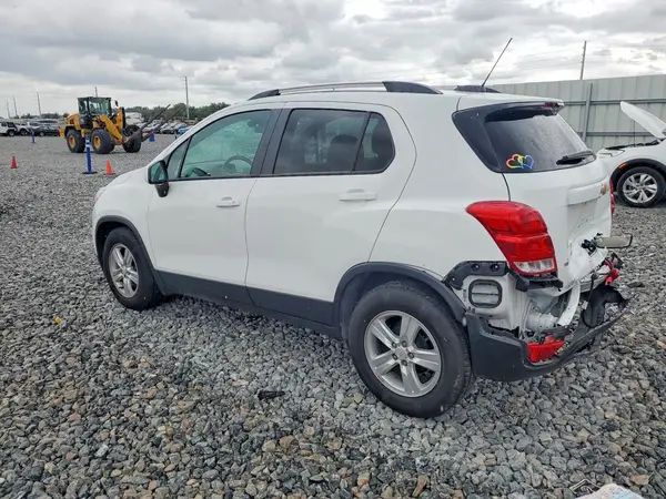 KL7CJLSB9MB360000 2021 CHEVROLET TRAX - Image 2