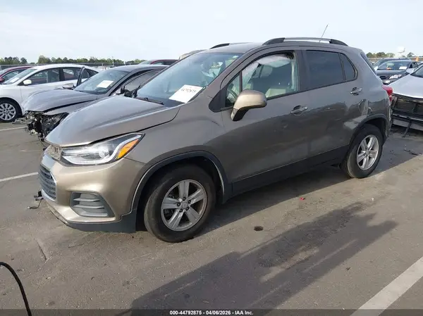KL7CJLSBOMB305094 2021 CHEVROLET TRAX - Image 2