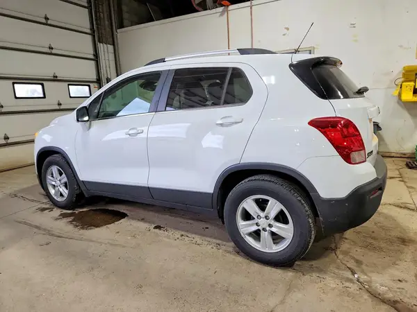 KL7CJLSBXGB561358 2016 CHEVROLET TRAX - Image 2