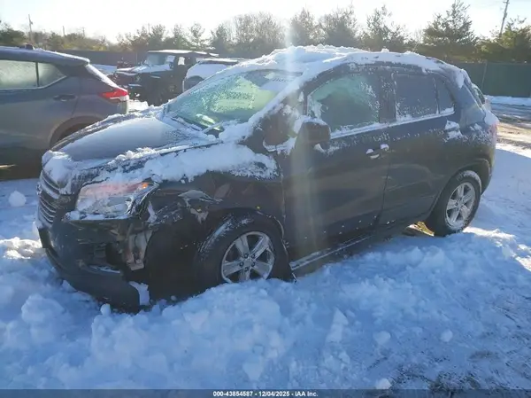 KL7CJLSBXGB561974 2016 CHEVROLET TRAX - Image 2