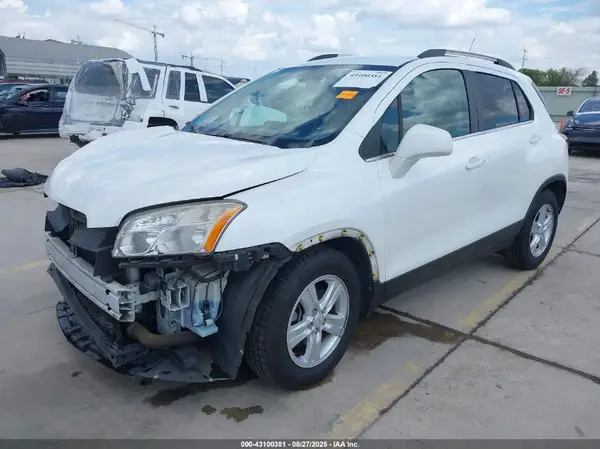 KL7CJLSBXGB633711 2016 CHEVROLET TRAX - Image 2