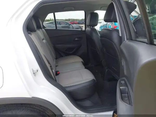 KL7CJLSBXGB633711 2016 CHEVROLET TRAX - Image 8