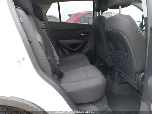 KL7CJLSBXHB055563 2017 CHEVROLET TRAX - Image 8