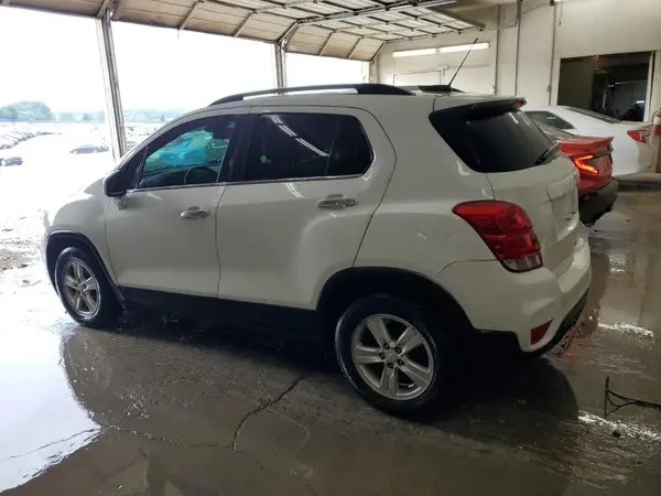 KL7CJLSBXHB137003 2017 CHEVROLET TRAX - Image 2