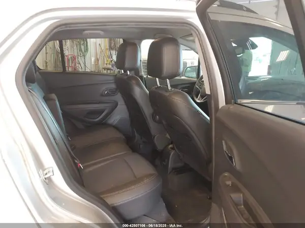KL7CJLSBXHB158949 2017 CHEVROLET TRAX - Image 8