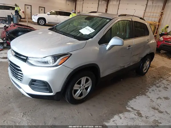 KL7CJLSBXHB232984 2017 CHEVROLET TRAX - Image 2