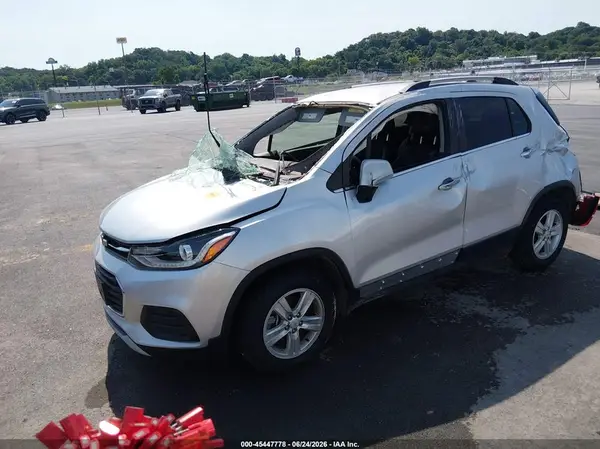 KL7CJLSBXHB235495 2017 CHEVROLET TRAX - Image 2