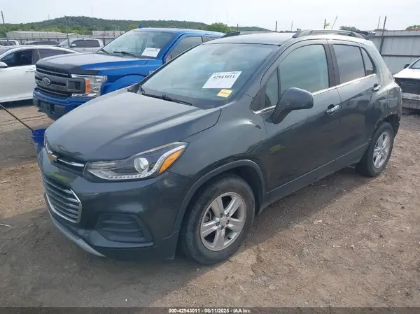 KL7CJLSBXHB249087 2017 CHEVROLET TRAX - Image 2