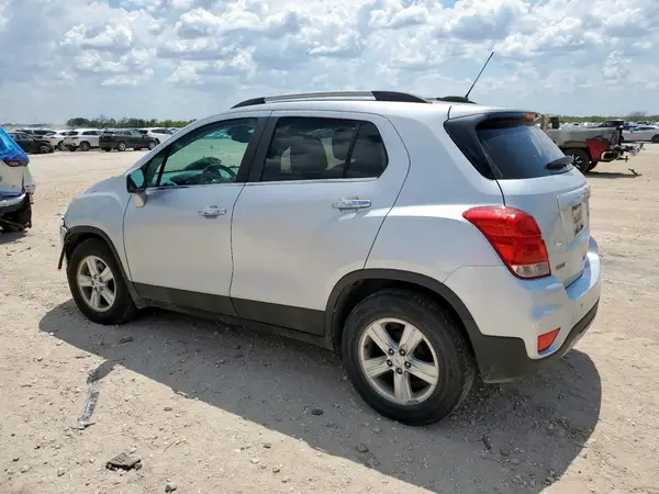 KL7CJLSBXJB506920 2018 CHEVROLET TRAX - Image 2