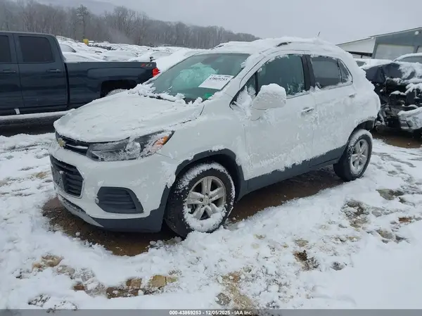 KL7CJLSBXJB513012 2018 CHEVROLET TRAX - Image 2