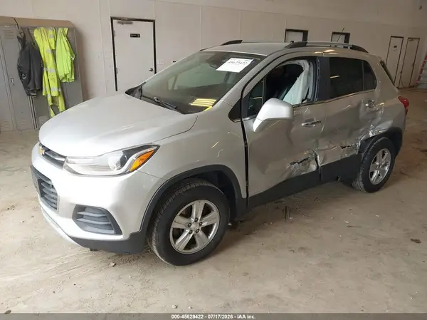 KL7CJLSBXJB569290 2018 CHEVROLET TRAX - Image 2