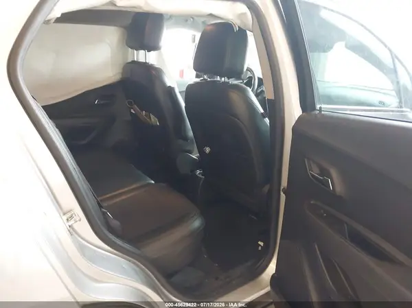 KL7CJLSBXJB569290 2018 CHEVROLET TRAX - Image 8