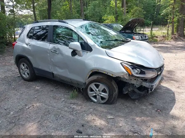 KL7CJLSBXJB571362 2018 CHEVROLET TRAX - Image 1