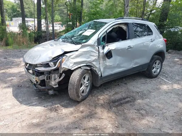 KL7CJLSBXJB571362 2018 CHEVROLET TRAX - Image 2