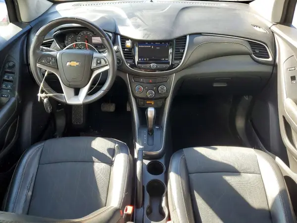 KL7CJLSBXJB571878 2018 CHEVROLET TRAX - Image 8