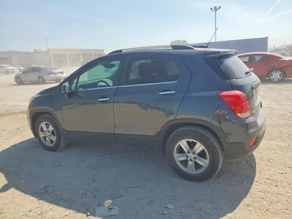 KL7CJLSBXJB580807 2018 CHEVROLET TRAX - Image 2